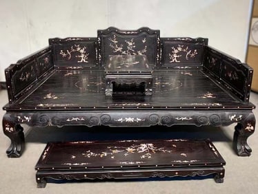 An Exquisite Zitanwood Inlaid Shell Flower and Bird Pattern Bed