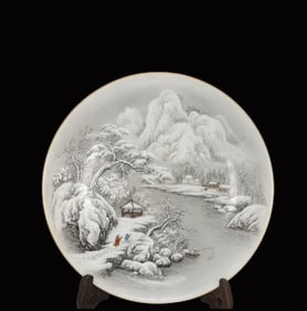 An Exquisite Enamel Landscape and Figure Pattern Plate