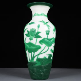 A Rare Glass Lotus and Mandarin Duck Pattern Vase