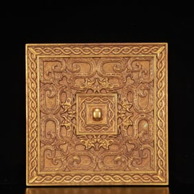 An Exquisite Gilt Bronze Dragon Pattern Mirror