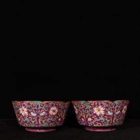 A Pair of Exquisite Enamel Ink Color Painted Gold Lotus and Dragon Pattern Bowls