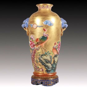 An Exquisite Enamel Gold-Ground Carved Flower and Bird Pattern Lion-Ears Vase