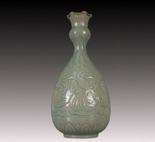 A Rare Yaozhou yao Lotus and Mandarin Duck Pattern Vase
