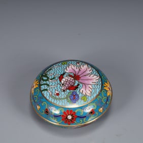 An Exquisite Cloisonne Lotus and Fish Pattern Box with Cover