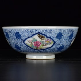 An Exquisite Blue and White Famille-Rose Flower and Bird Pattern Bowl