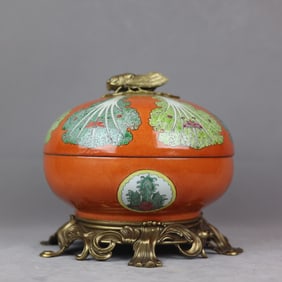 An Exquisite Famille-Rose Inlaid Bronze Cabbage and Insect Pattern Cover Box