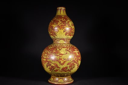 A Exquisite Yellow Glazed Dragon and Phoenix Pattern Vases