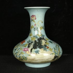 An Exquisite Green Ground Enamel Flower and Butterfly Pattern Vase