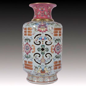 An Exquisite Celadon Glazed Famille-Rose Painted Gold Flower Pattern Vase