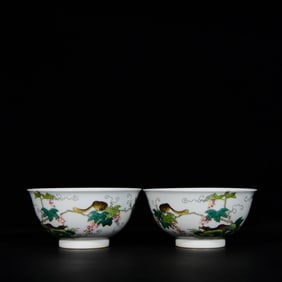 A Pair of Exquisite Enamel Squirrel and Grapes Pattern Bowls