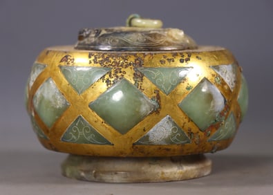 An Exquisite Gilt Bronze Inlaid White Jade Dragon Pattern Jar