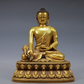 An Exquisite Gilt Bronze Statue of Sakyamuni