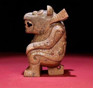 An Exquisite Gaogu Jade Beast-Face Pattern Tiger Ornament