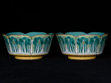 A Pair of Exquisite Enamel Painted Gold Cabbage Pattern Bowls