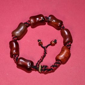 An Exquisite Agate Bracelets