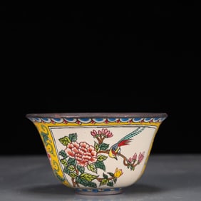 An Exquisite Painted Enamel Flower and Bird Pattern Cup