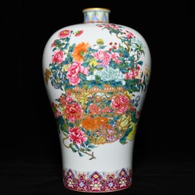A Rare Famille-Rose Painted Gold Flower Pattern Vase,With Poem