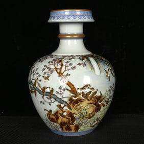 An Exquisite Enamel Painted Gold Flower and Bird Pattern Vase,With Poem