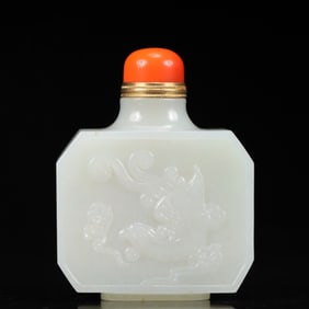 An Exquisite White Jade Dragon and Phoenix Pattern Snuff Bottle