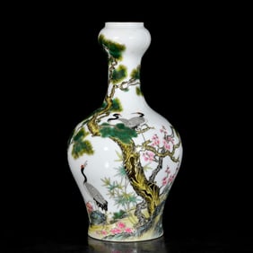 An Exquisite Enamel Painted Gold Pine,Flower and Bird Pattern Vase