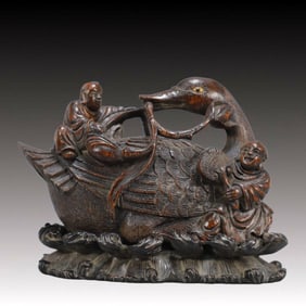 A Exquisite Eaglewood Duck Ornament