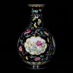 An Exquisite Black Glazed Enamel Flower Pattern Vase