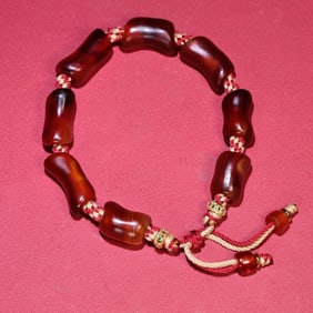An Exquisite Agate Bracelets