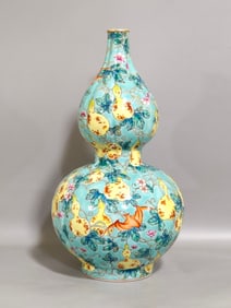 An Exquisite Turquoise Glazed Painted Gold Bats and Gourd Pattern Gourd-Shaped Vase