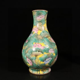 An Exquisite Famille-Rose Lotus Pattern Vase