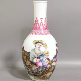 An Exquisite Famille-Rose Figure Pattern Vase