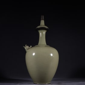 An Exquisite  Yue yao Character and Story Pattern Vase