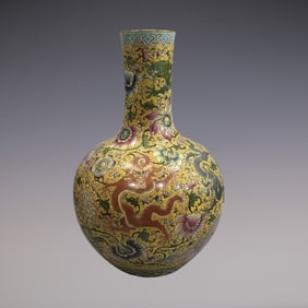An Exquisite Famille-Rose Lotus Pattern Dragon Pattern Seawater Pattern Vase