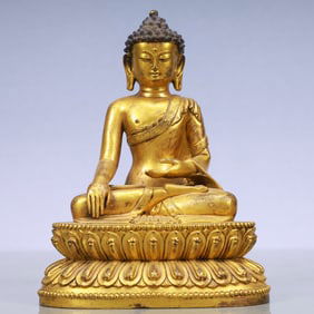 An Exquisite Gilt Bronze Statue of Sakyamuni