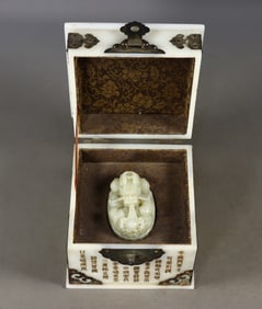 An Exquisite White Jade Auspicious Beast Seal