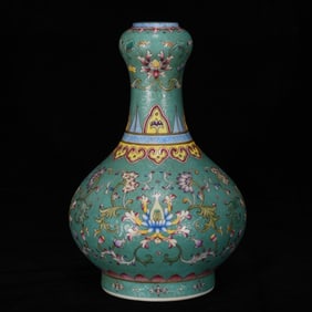 An Exquisite Famille-Rose Lotus Pattern Vase