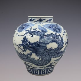 An Exquisite Blue and White Dragon Pattern Auspicious Cloud Pattern Beast-Face Pattern Jar