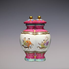 An Exquisite Enamel Character and Story Pattern Jar