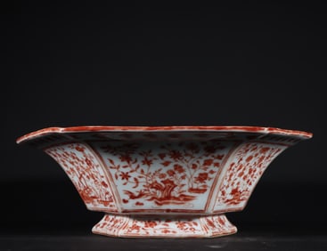 An Exquisite  Iron-Red Flower Pattern Flowerpot