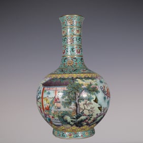 An Exquisite Famille-Rose Green Ground Lotus Pattern Character and Story Pattern Vase