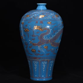 An Exquisite Shufu Glazed Green Ground Painted Gold Lotus Pattern Dragon Pattern Vase