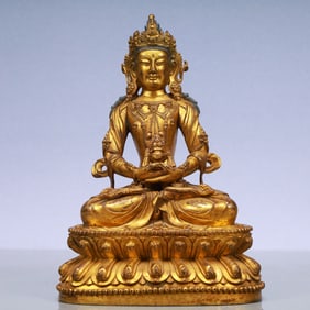An Exquisite Gilt Bronze Buddha Statue
