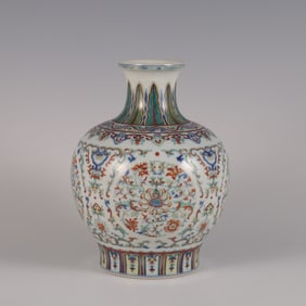 An Exquisite Doucai Lotus Pattern Vase