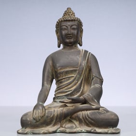 An Exquisite Bronze Statue of Sakyamuni