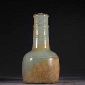 An Exquisite  Guan yao Celadon Glazed Vase