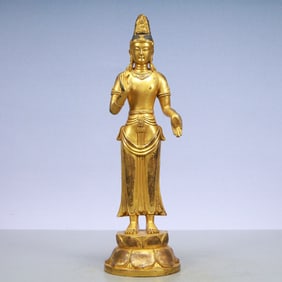 An Exquisite Gilt Bronze Statue of Avalokitesvara