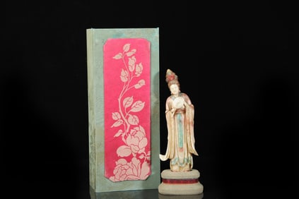 An Exquisite Shoushan Stone Figure Ornament