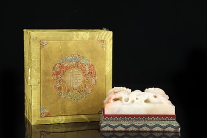 An Exquisite Shoushan Stone Dragon Pattern Seal