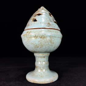 An Exquisite Ru yao Censer