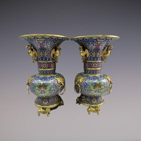 A Pair of Exquisite Cloisonne Lotus Pattern Bats and Peach Pattern Dragon Pattern Vase