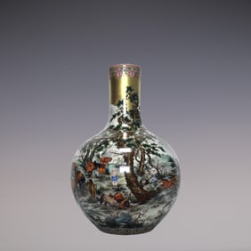 An Exquisite Enamel Character and Story Pattern Vase